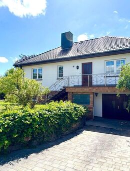 Einfamilienhaus im Bungalowstil mit repräsentativem Garten - Poseritz