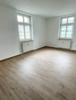 Helle 2-Raum-Wohnung im 1. Obergeschoss in Gornsdorf! - Gornsdorf