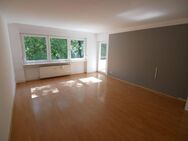 Helle 3 Zimmerwohnung mit großem Balkon und einem tollen Blick ins Grüne! - Karlsruhe