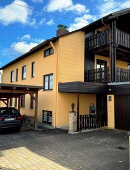 Ruhig gelegenes Zweifamilienhaus mit ausgebautem DG - Friedberg