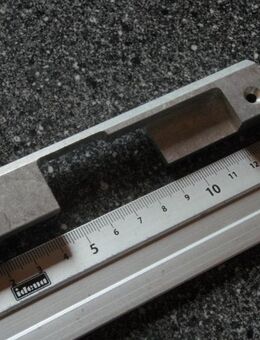 Hueck-Schliessplatte 912743 - Ulmen