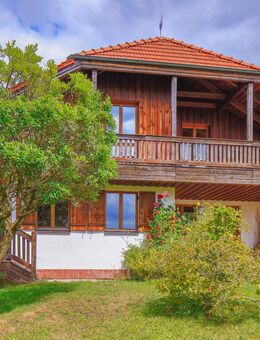 Extravagantes Landhaus mit ca. 330 qm Wohnfläche und großem Grundstück - ruhige Lage in Gangkofen - Gangkofen