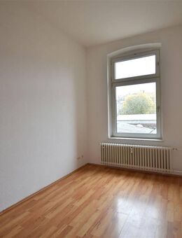 Renoviert in D-Unterbilk! Bezugsfreies Apartment für Singles - Düsseldorf