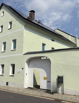 "Traumhaus für Handwerker" 3 Parteienwohnhaus, teils renoviert mit Nebengebäude , großer PV Anlage und sehr viel Potenzial - Waidhaus