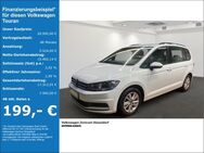 VW Touran, 2.0 TDI Comfortline, Jahr 2021 - Düsseldorf