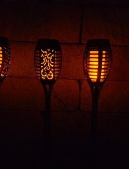 LED Solar Fackel Lampe mit Flammeneffekt für Garten Balkon Neu - Neumünster