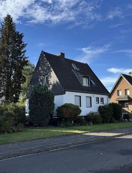 WOHNGLÜCK MIT WEITBLICK - FREISTEHENDES EINFAMILIENHAUS IN KREFELD-OPPUM mit Ausbaureserve - Krefeld