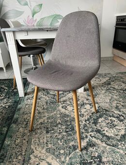 Zwei gepolsterte Esszimmerstühle in Grau – Sehr guter Zustand - Herschbach