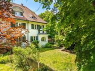 Denkmalgeschützte Doppelhausvilla mit viel Potenzial in Solln - München