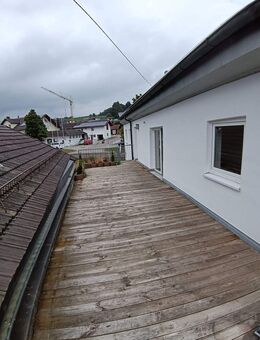 Attraktive 3-Zi.-Wohnung mit großer Dachterrasse & 3 Stellplätzen im Lkr. Erding - Ohne Provision! - Sankt Wolfgang