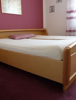 Sehr schönes Qualitätsschlafzimmer ztur Hälfte Preis - Freising