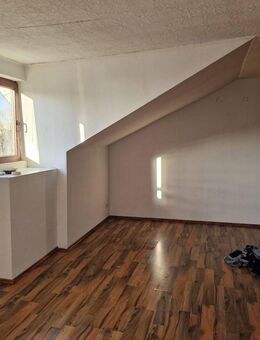 Helle 1-Zimmer Wohnung mit optionaler Einbauküche in Crimmitschau zu mieten! - Crimmitschau