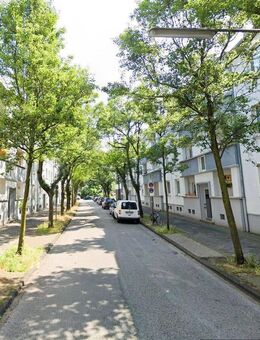 Zwischen Baumkronen und Stadtleben - 2,5 Raum Wohnung mit Loggia - Herne