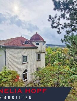#Villa aus der Neorenaissance #Garagen #Blick auf Knieberg #Garten #Ausbaureserve - Langewiesen