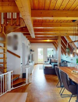 *** Charmante Maisonettewohnung mit 2 Balkonen und Carport *** - Bönnigheim