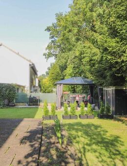 Attraktive Doppelhaushälfte mit großem Garten in Nürnberg, Reichelsdorf - Nürnberg