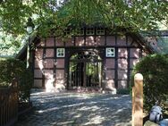 Idyllisches Fachwerkhaus, umgeben von prächtigen Bäumen in ländlicher Umgebung! - Ganderkesee