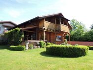 Wohnhaus mit zwei Einheiten und Carport in schöner Lage von Viechtach - Viechtach