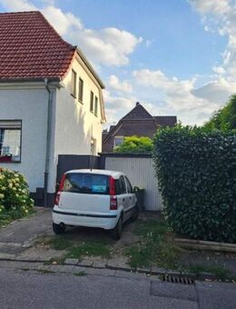 Zusammen zu verkaufende Doppelhaushäften, freistehend. - Gelsenkirchen