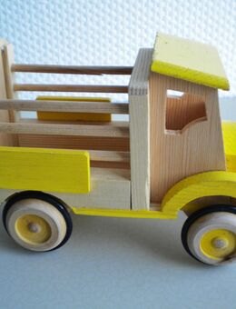 Fizzy-Holz-Farmer-Truck,ca. 18 cm - Linnich