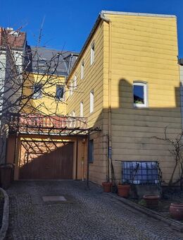 Geräumiges Stadthaus mit Garage und Balkon im Herzen von Helmbrechts - Helmbrechts