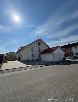 Moderne 3-Zimmer-Wohnung mit Galerie und Balkon in Burgkirchen-Holzen - Burgkirchen (Alz)