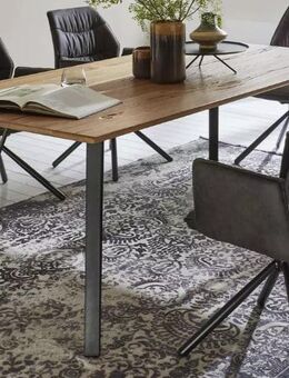 Esszimmer-Set: Massivholztisch+ 4 drehbare Designerstühle (Esstisch, Stühle) - Illertissen