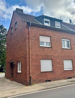 Reiheneckhaus - mit großem Garten - 899 m² Grundstück - zwei Garagen - in guter Lage von Kohlscheid (Herzogenrath) - derzeit an zwei Mieter vermietet - Herzogenrath