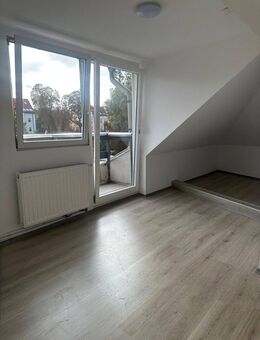 moderne 4-Zimmerwohnung mit Balkon und frisch renoviert - Erfurt