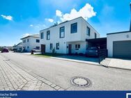Modernes Wohnen in idyllischer Lage: Doppelhaushälfte mit Fußbodenheizung, Solaranlage und Carport!! - Bechhofen (Bayern)