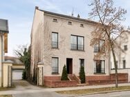 Sanierungsbedürftiges Einfamilienhaus mit 8 Zimmern, voll unterkellert in zentraler Lage in Nauen - Nauen