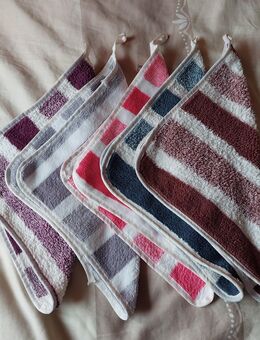 Neue Tücher in verschiedenen Farben - Krefeld