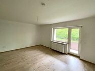 Blick ins Grüne vom Erdgeschoss! Renovierte 3-Zimmer-Wohnung in Menden - Menden (Sauerland)