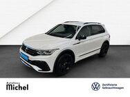 VW Tiguan, 2.0 TDI R-Line "Black Style" TravelAssist 19Zoll, Jahr 2023 - Gießen