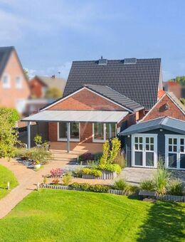Gartenidyll trifft Wohnkomfort - modernisiertes Einfamilienhaus mit Kamin in Weener-Möhlenwarf - Weener