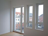 Anfragen NUR per E-Mail. Moderne 3-Zi. Whg. (Balkon, Aufzug, Ankleidezimmer) Nähe Magistrat Brhv. - Bremerhaven