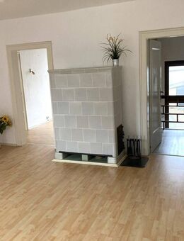 5,5 Zimmer-Wohnung in ZR, Kachelofen, Zentrumslage, Gemeinschaftsgarten - Zeulenroda-Triebes