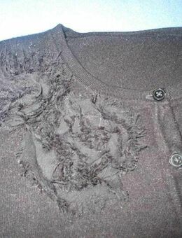 NEU * Edel * 3D Rosen * Blumen * Blüten * Romantik * Flower * DESIGNER * Kurz * Fein- Strickjacke * Cardigan * Gr. 34- 36/ XS- S * schwarz * Gothic * - Riedlingen