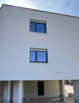 Zwischen Ruhe und Leben - moderne Neubauwohnung mit Raum für Ihre Ideen - Leinburg