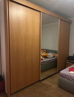 Möbel (verschiedene), Haushaltsgegenstände günstig bei Wohnungsauflösung am 20.12.25 - Frankfurt (Main)