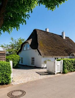 Seltene Gelegenheit: Reetdachhaus plus Bungalow inmitten einer beliebten Ferienregion. - Süderstapel