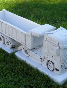 Beton - Truck Mercedes Actros mit Kippmuldenauflieger Gartendeko inkl. kostenloser Anlieferung - Hergisdorf