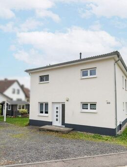 Neuwertiges Haus in beliebter Wohnlage, Ebersdorf b. Coburg - Ebersdorf (Coburg)