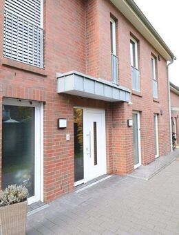 Topmoderne , neuwertige 1 Zi.- Eigentumswohnung mit Pkw-Stellplatz in zentrumsnaher Stadtlage - Cloppenburg