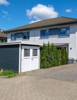 Moderne Doppelhaushälfte in ruhiger Lage von Hamburg-Neu-Boberg - Hamburg