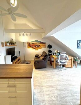 Liebevoll möblierte 2-Zimmerwohnung mit Balkon - bezugsfrei, ruhig & mitten in Fürth - Fürth