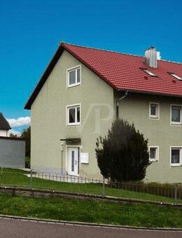 Gepflegte 3,5-Zimmer DG-Wohnung mit Stellplatz in ruhiger Lage - zentrumsnah - Feuchtwangen