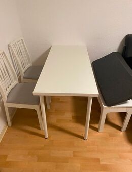 Tisch mit 4 Stühlen und eine Bank von Ikea - Kassel