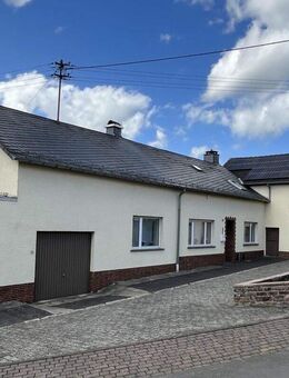 Einfamilienhaus mit großzügigen Nebengebäuden in Neidenbach - Neidenbach