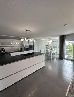 Wunderschöne, lichtdurchflutete 3-Zimmerwohnung in Top Lage - Nürnberg